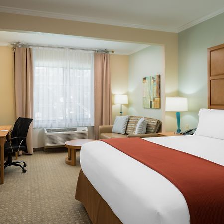 Holiday Inn Express & Suites Santa Clara - Silicon Valley By Ihg Dış mekan fotoğraf