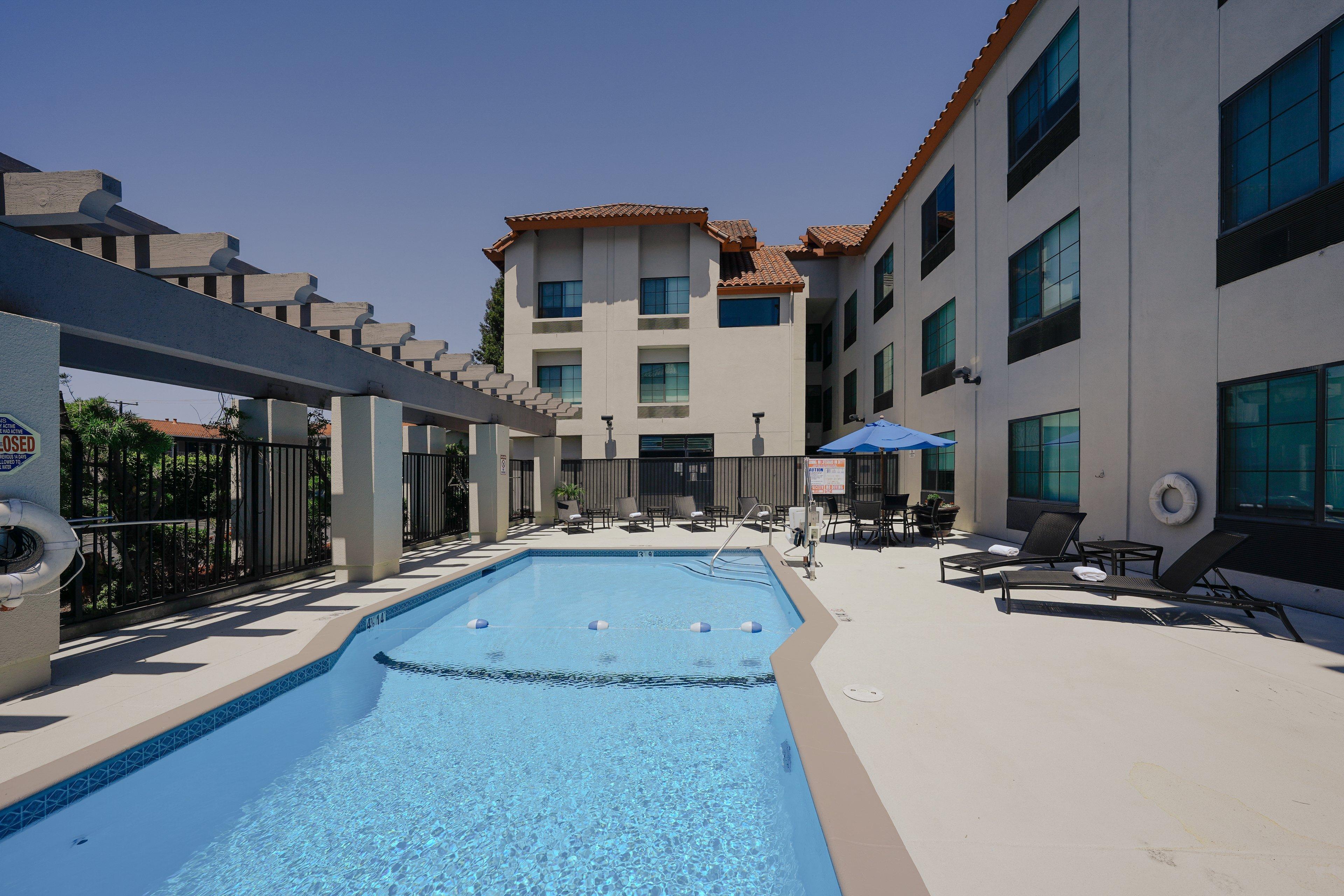 Holiday Inn Express & Suites Santa Clara - Silicon Valley By Ihg Dış mekan fotoğraf